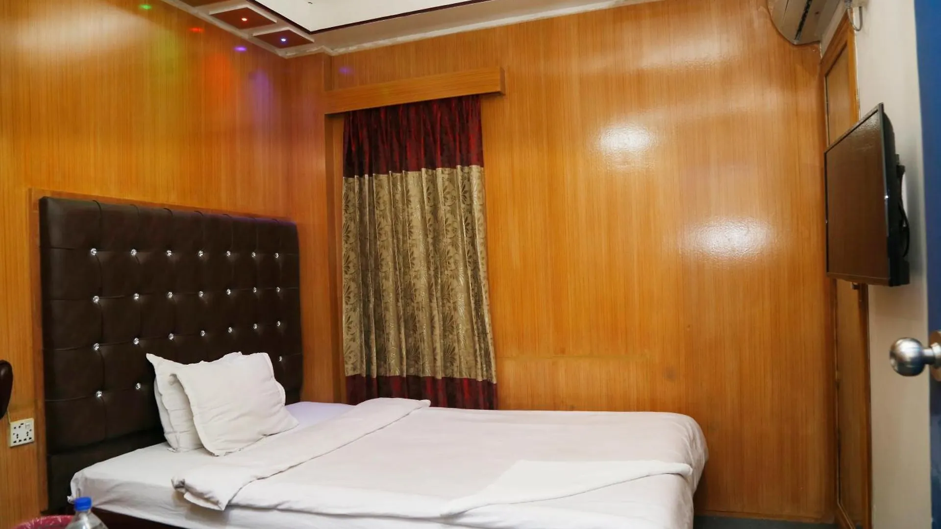 Hotel Blue Bird ダッカ